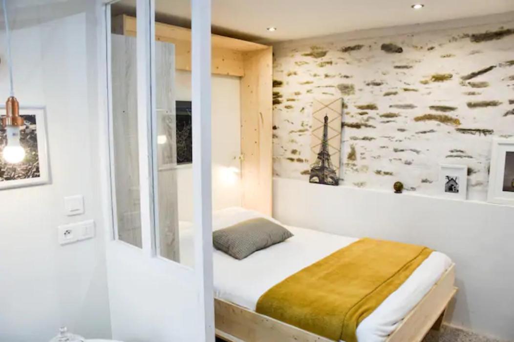 Gite Urbain Ancienne Ecurie Au Centre Ville Et Parking 낭트 외부 사진
